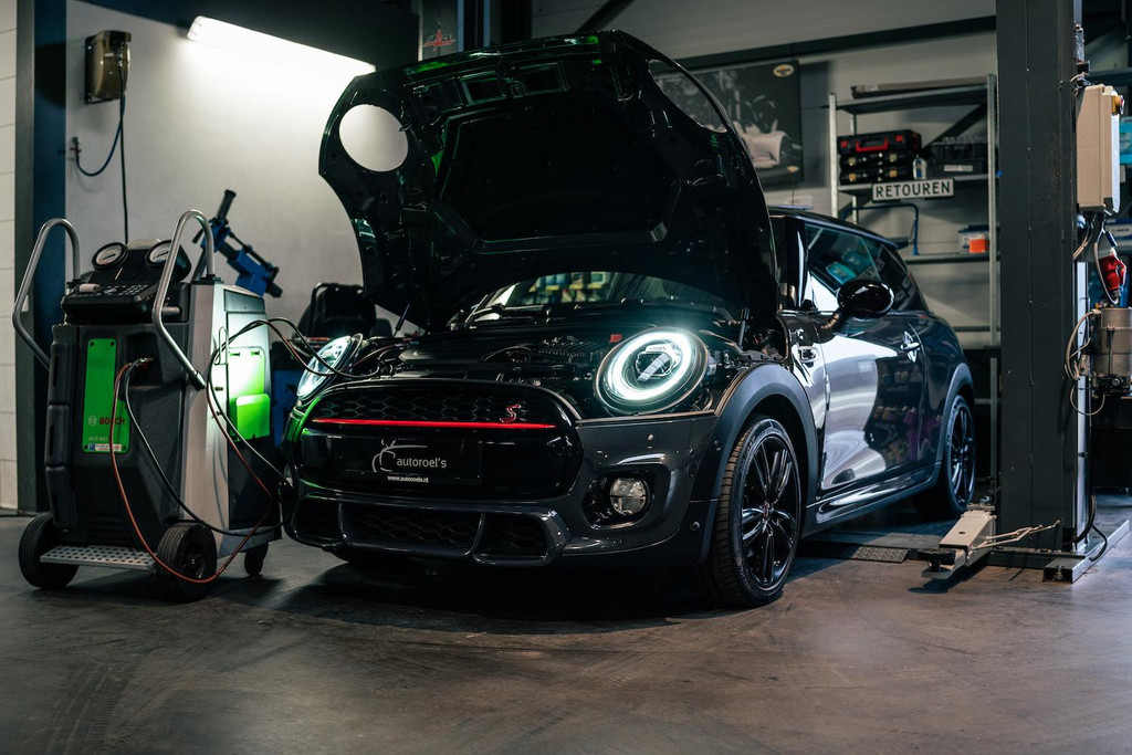 Volkswagen Transporter 2.0 TDI L2H2 / 204 PK / MARGE / ADD-Cruise / NAVI + Camera / Trekhaak / 2x Elek-Schuifdeuren / Leder + Verw 10