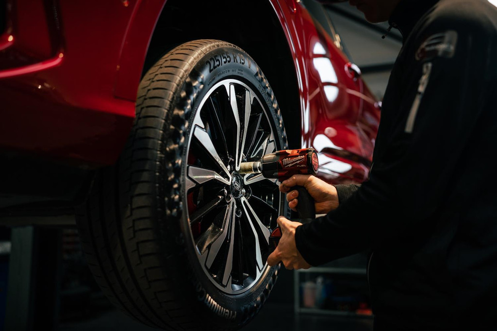 Volkswagen Transporter 2.0 TDI L2H2 / 204 PK / MARGE / ADD-Cruise / NAVI + Camera / Trekhaak / 2x Elek-Schuifdeuren / Leder + Verw 14