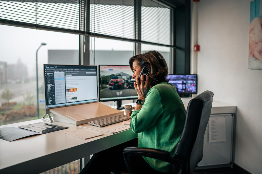 Volkswagen Transporter 2.0 TDI L2H2 / 204 PK / MARGE / ADD-Cruise / NAVI + Camera / Trekhaak / 2x Elek-Schuifdeuren / Leder + Verw 15