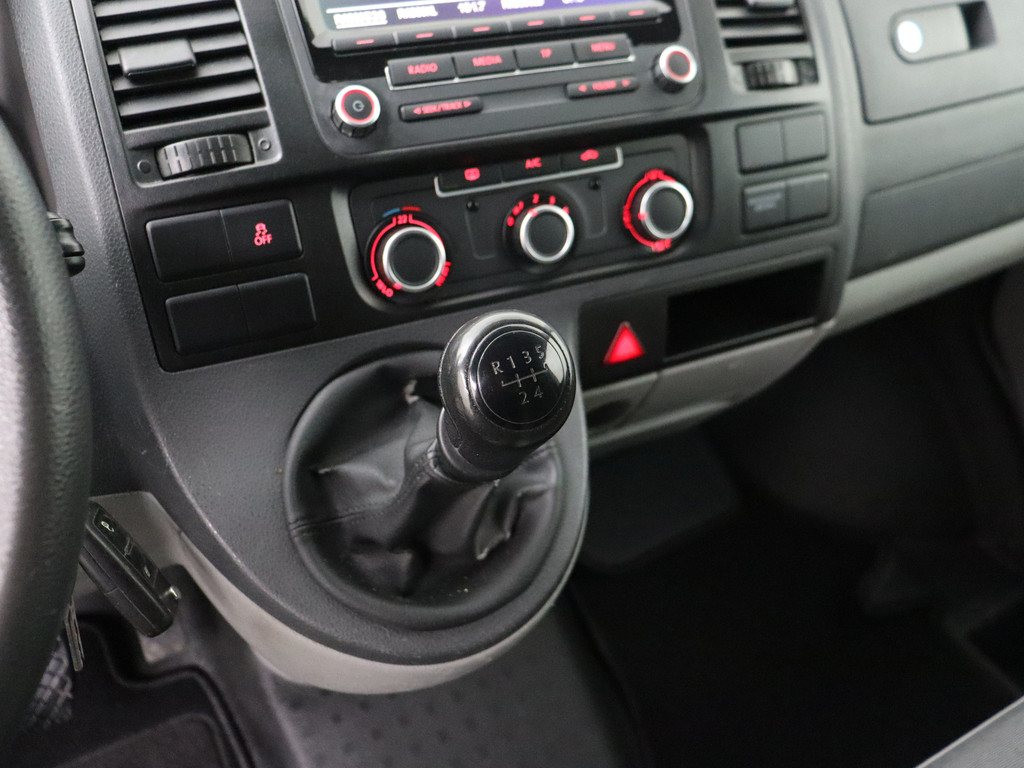 Volkswagen Transporter 2.0TDI Lang Achterdeuren | Airco | 3-Persoons | Betimmering | Trekhaak 15