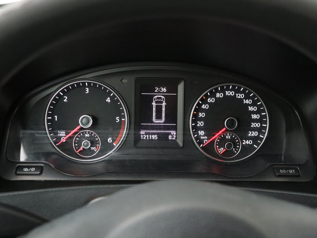 Volkswagen Transporter 2.0TDI Lang Achterdeuren | Airco | 3-Persoons | Betimmering | Trekhaak 9