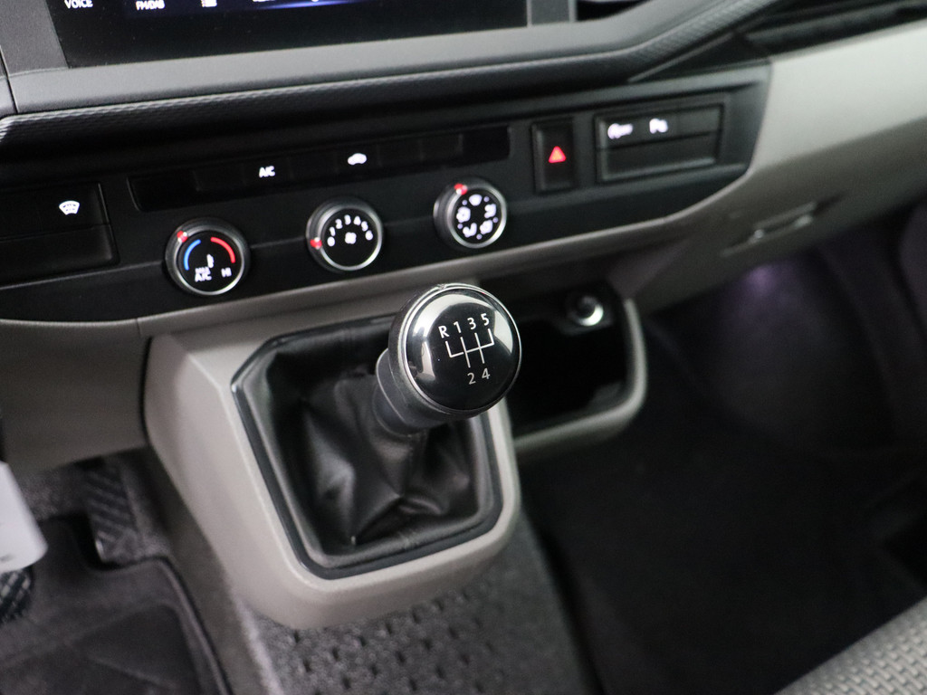 Volkswagen Transporter 2.0TDI Lang Highline | Navigatie | Camera | 3-Persoons | Airco | Cruise 15