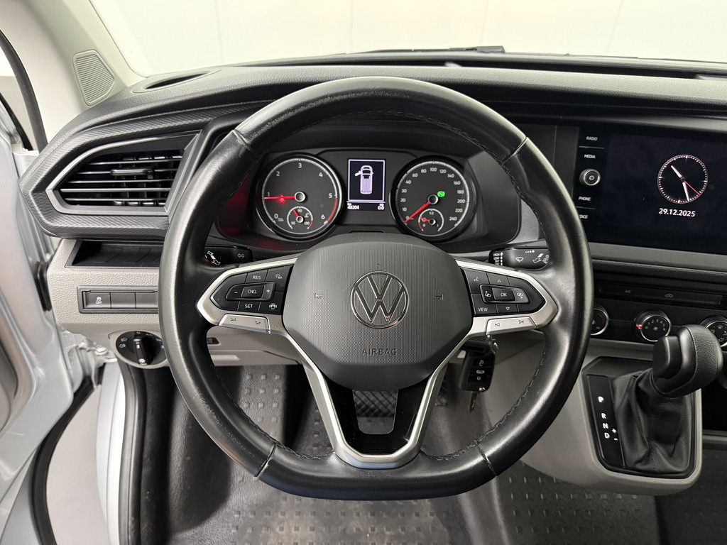 Volkswagen Transporter 2.0TDi 150PK DSG Automaat Lang Business Highline | Navigatie | Camera | Airco | Cruise | 3-Zits 14