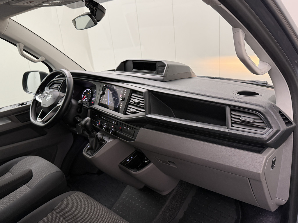Volkswagen Transporter 2.0TDi 150PK DSG Automaat Lang | Navigatie | Camera | Airco | Cruise | 3-Persoons | Trekhaak 21