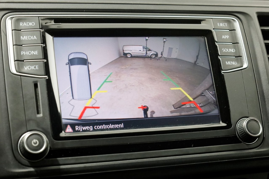 Volkswagen Transporter 2.0 TSI 150pk Benzine L2H3 Trendline Airco/Camera BPM-vrij 03-2019 16