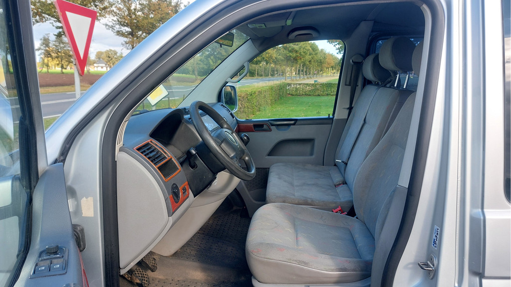Volkswagen Transporter 2.5 TDI 300 Budgetline DC AIRCO BJ 2004 11