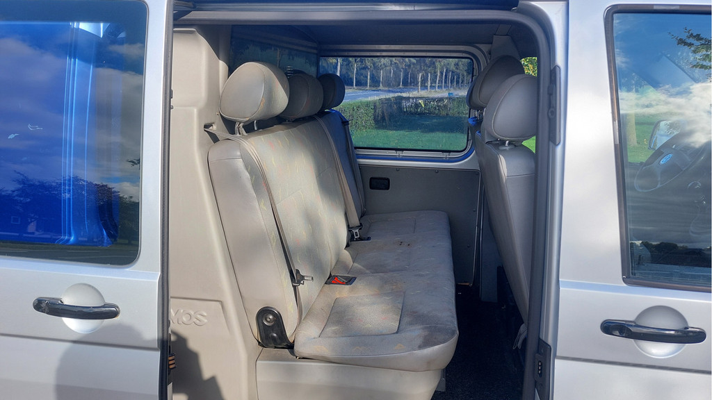 Volkswagen Transporter 2.5 TDI 300 Budgetline DC AIRCO BJ 2004 12