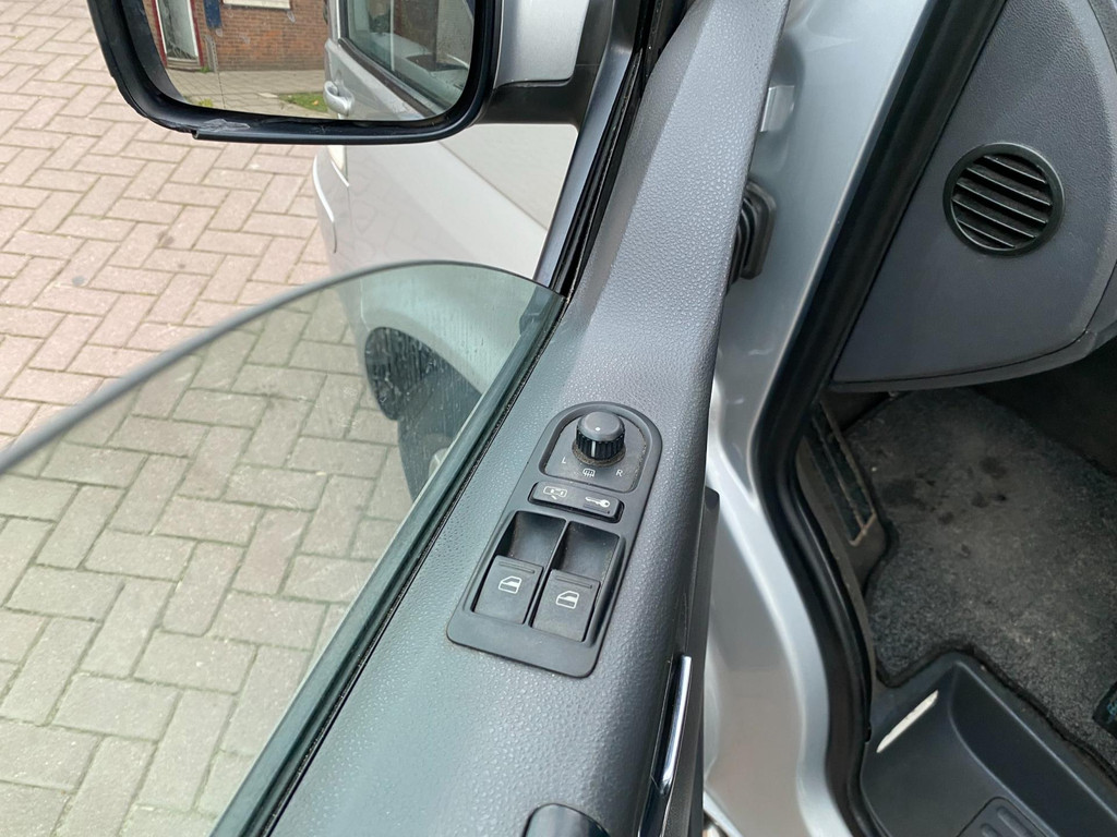 Volkswagen Transporter 2.5 TDI 340 DC MHD Caravelle * AC/Clima * 174PK * PDC * Airbag * Elek ramen * Elek Spiegels * Lang * 7