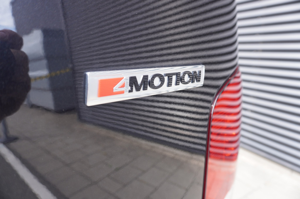 Volkswagen Transporter 30 | L2H1 | 4-Motion 150 pk DSG | Dubbele schuifdeur | Achteruitrijcamera | Adapative Cruise Control | LED koplampen | 12