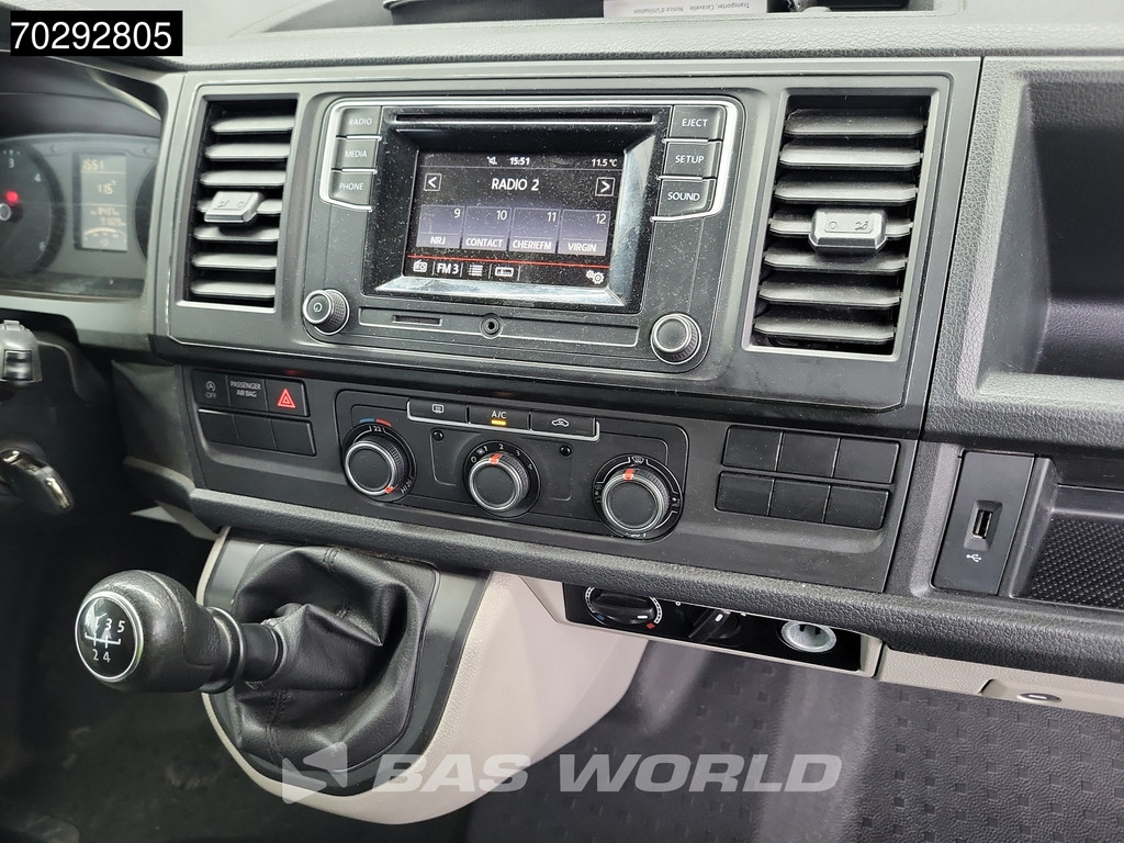 Volkswagen Transporter COMING SOON! Incl. BPM & BTW Personenvervoer L2H1 Trekhaak Navi Airco Cruise Camera Parkeersensoren Kombi TV Taxi Euro6 Airco Dubbel cabine Cruise control 11