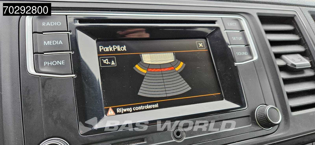 Volkswagen Transporter COMING SOON! Personenvervoer L2H1 Trekhaak Navi Airco Cruise Camera Parkeersensoren Kombi TV Taxi Euro6 Airco Dubbel cabine Cruise control 14
