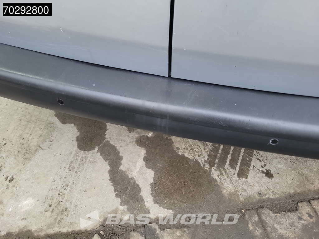 Volkswagen Transporter COMING SOON! Personenvervoer L2H1 Trekhaak Navi Airco Cruise Camera Parkeersensoren Kombi TV Taxi Euro6 Airco Dubbel cabine Cruise control 15