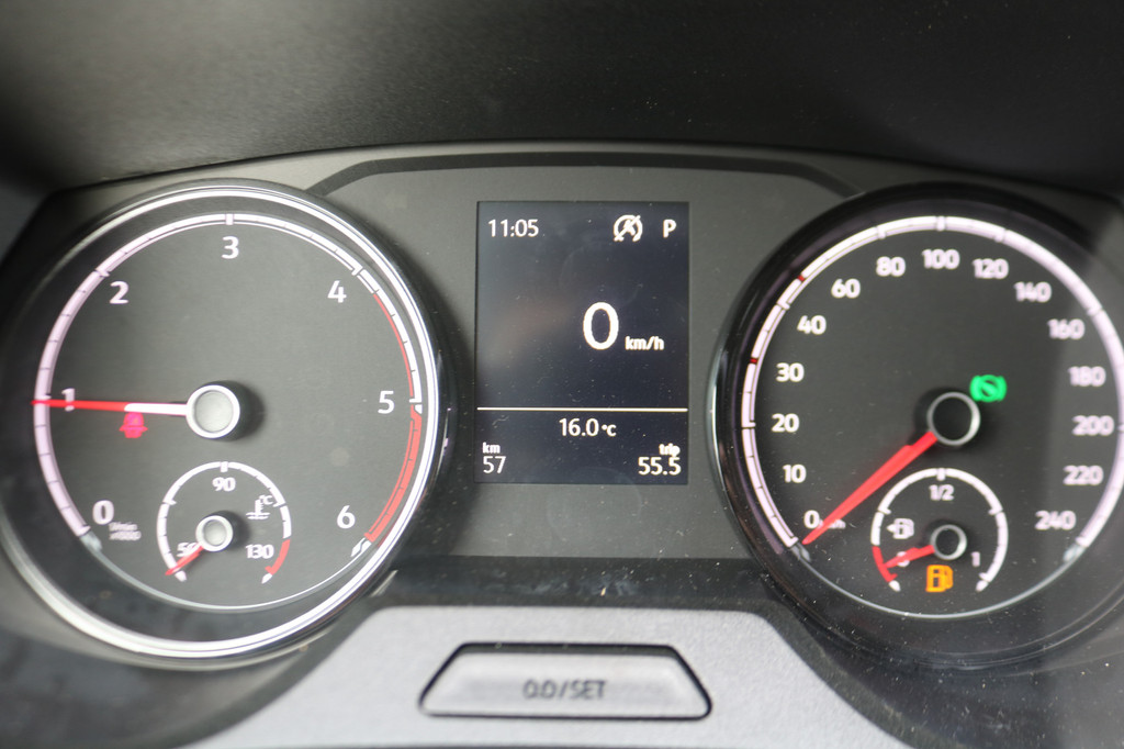 Volkswagen Transporter Caravelle 2.0 TDI 150pk L2 H1 Automaat 16