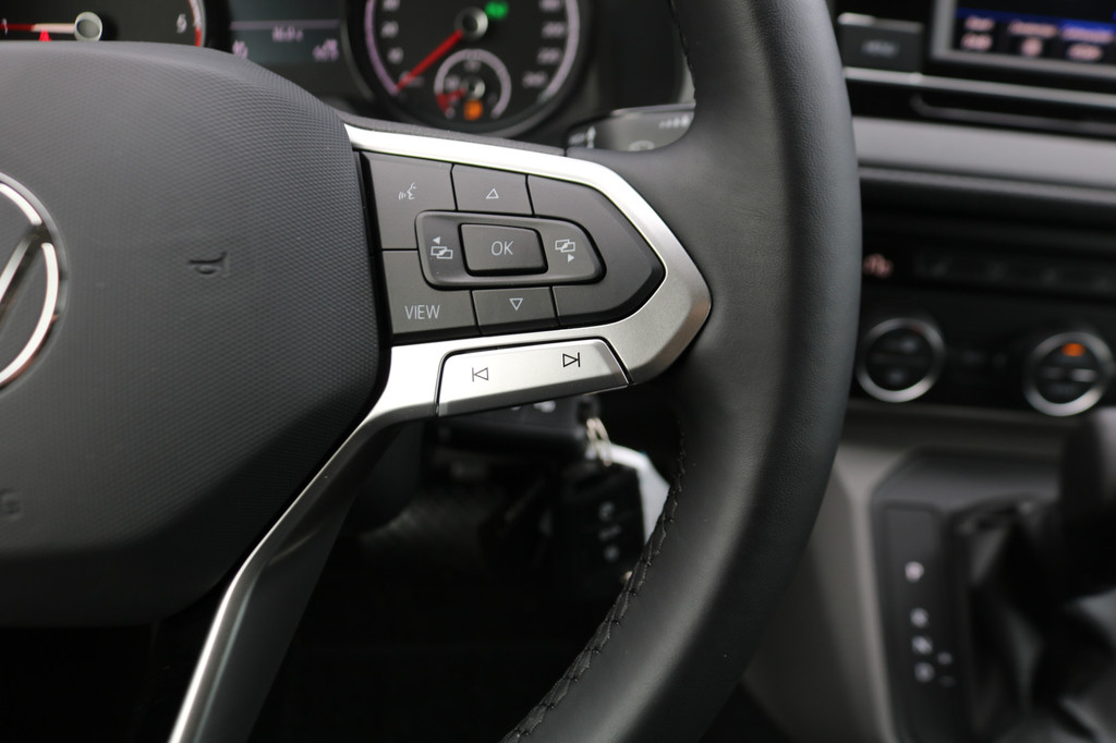 Volkswagen Transporter Caravelle 2.0 TDI 150pk L2 H1 Automaat 18