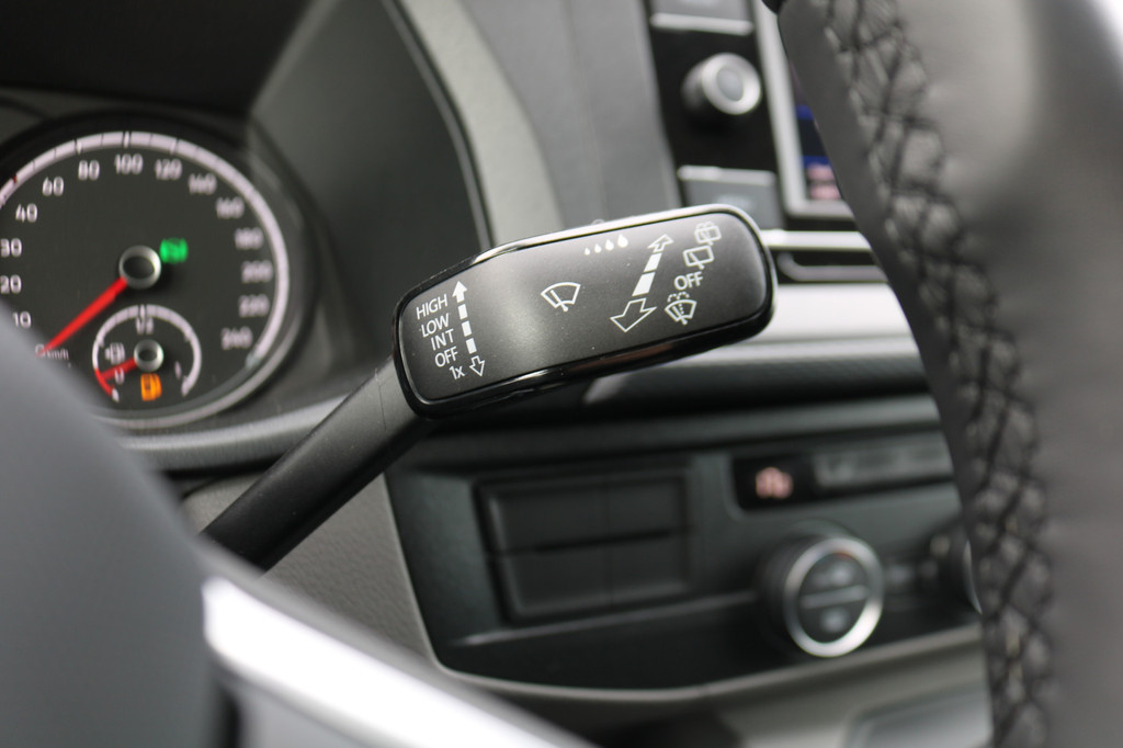 Volkswagen Transporter Caravelle 2.0 TDI 150pk L2 H1 Automaat 20