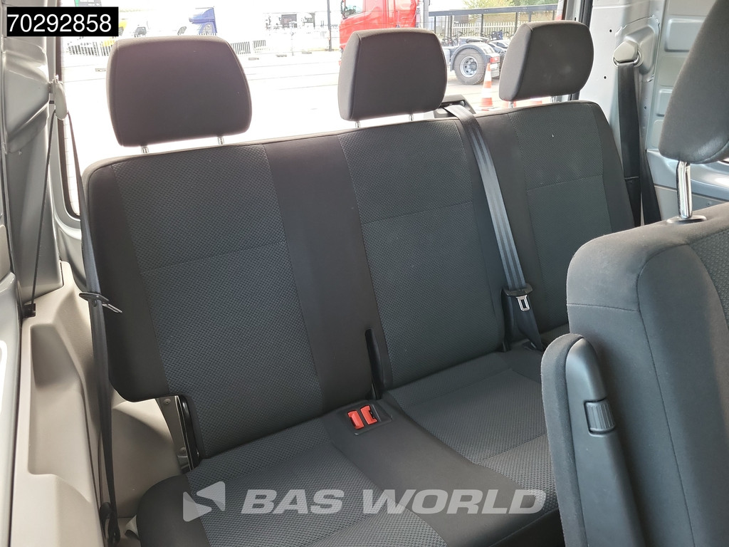 Volkswagen Transporter Incl. BPM & BTW Personenvervoer L2H1 Trekhaak Navi Airco Cruise Camera Parkeersensoren Kombi TV Taxi Euro6 Airco Trekhaak Cruise control 12