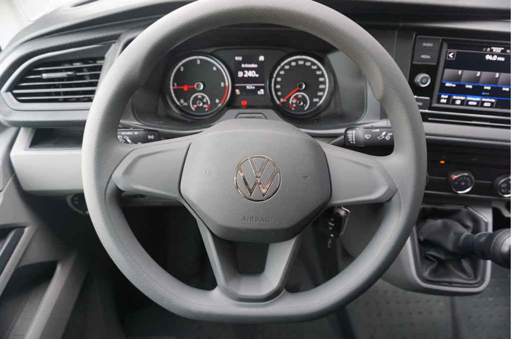 Volkswagen Transporter T6.1 2.0TDI 150PK BPM VRIJ!! App Connect, Cruise, Airco, Betimmering! NR. 731 10