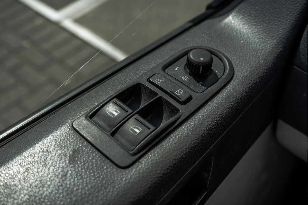 Volkswagen Transporter TDI | L2H1 | Cruise | PDC | MOTOR DEFECT 19