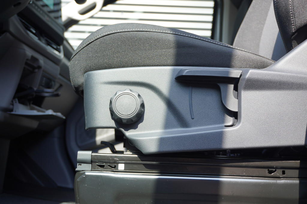 Volkswagen Transporter e-Transporter 286 pk e-Transporter Style 286 pk, Achterdeuren zonder ruit, Trekhaak, Climatronic, IQ Light 12