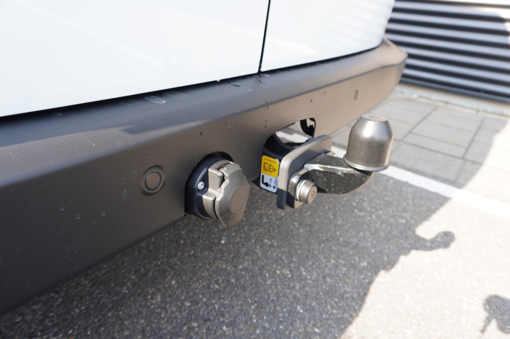 Volkswagen Transporter e-Transporter Life 218 pk, Achterdeuren zonder ruit, Trekhaak, Climatronic, Bijrijdersbank 9