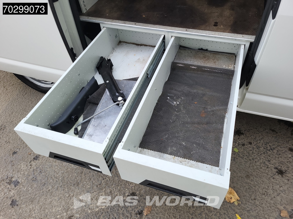 Volkswagen Transporter 102PK Trekhaak L1H1 Airco Werkplaatsinrichting Euro6 L1 Airco Trekhaak 12