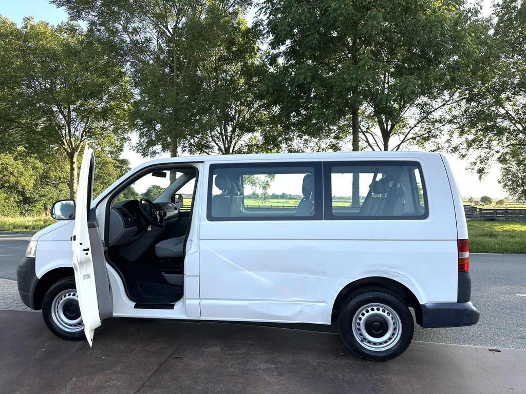 Volkswagen Transporter Kombi 1.9 TDI 300 9 Persoons 3 + 3 + 3 Youngtimer 10