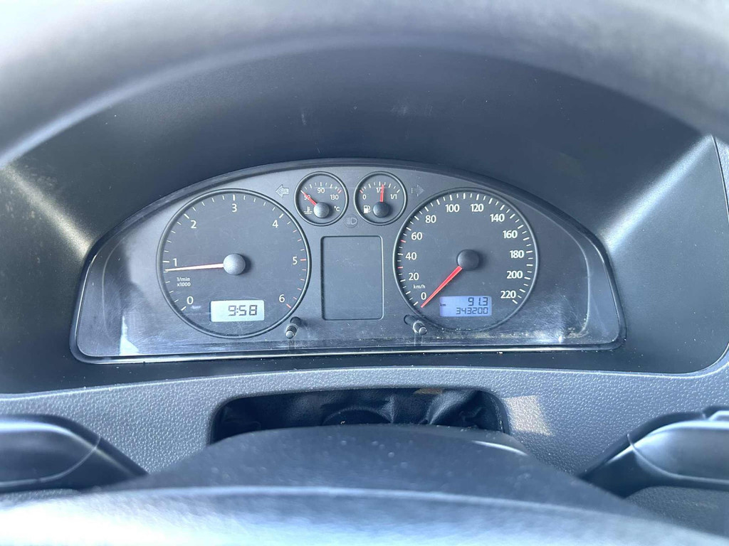 Volkswagen Transporter Kombi 1.9 TDI 300 9 Persoons 3 + 3 + 3 Youngtimer 7