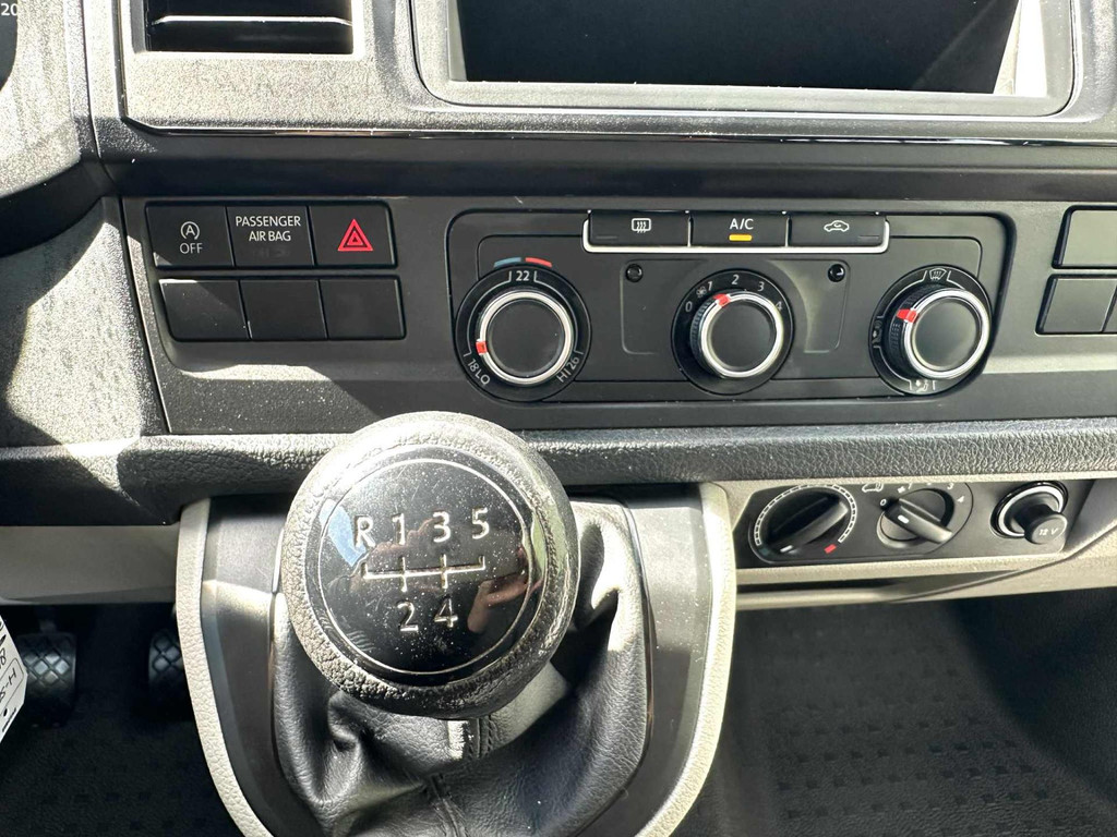 Volkswagen Transporter Kombi 2.0 TDI L1H1 3 + 3 + 3 EURO 6 15