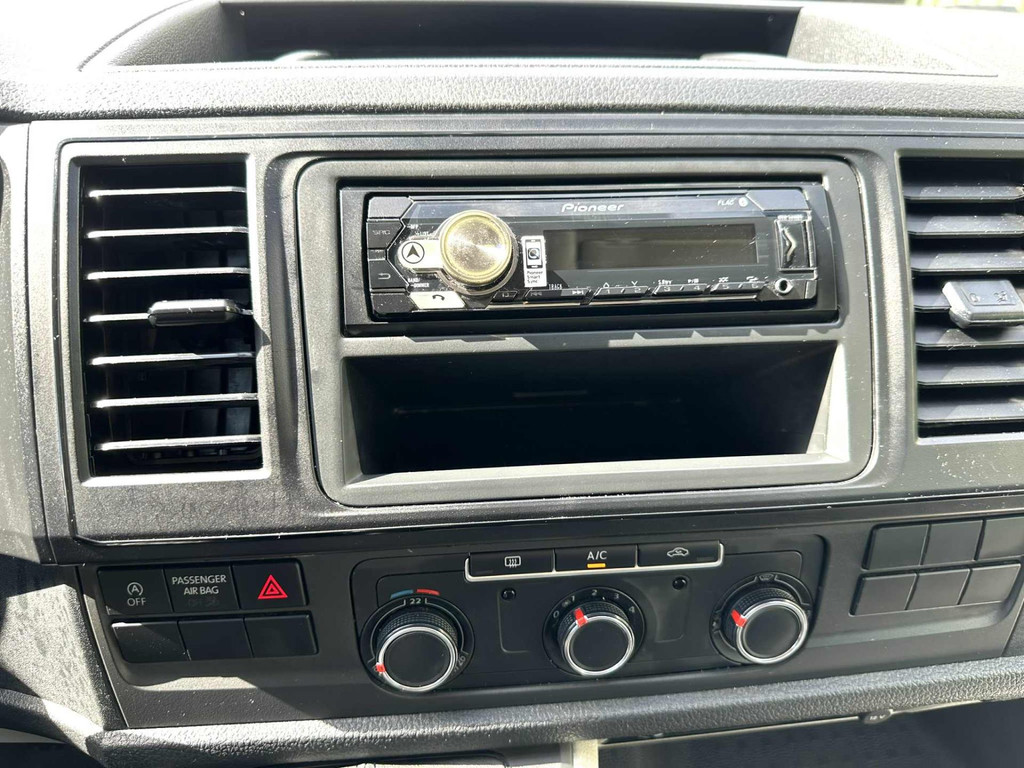 Volkswagen Transporter Kombi 2.0 TDI L1H1 3 + 3 + 3 EURO 6 16