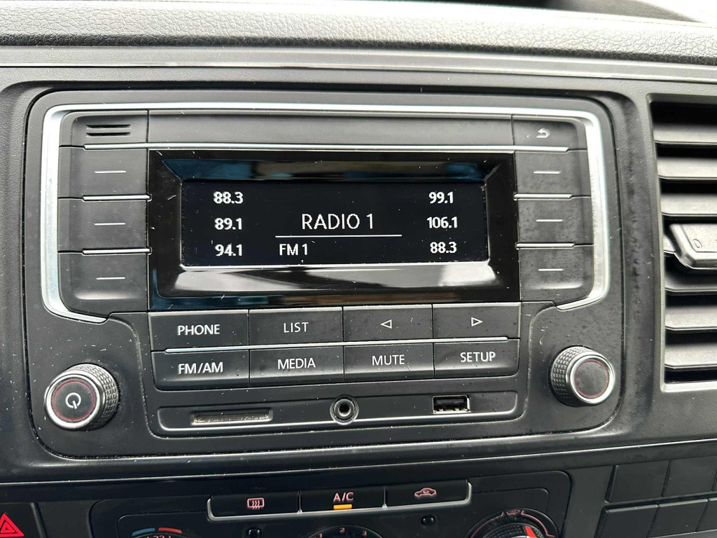 Volkswagen Transporter Kombi 2.0 TDI L1H1 3 + 3 + 3 EURO 6 18