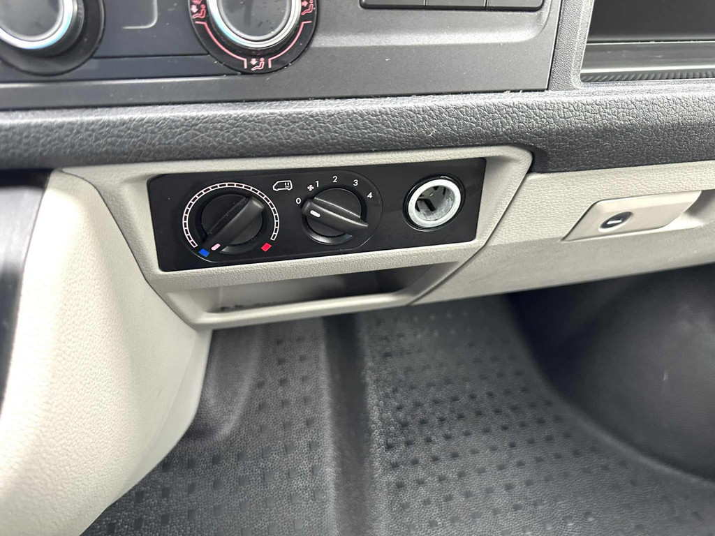 Volkswagen Transporter Kombi 2.0 TDI L1H1 3 + 3 + 3 EURO 6 20