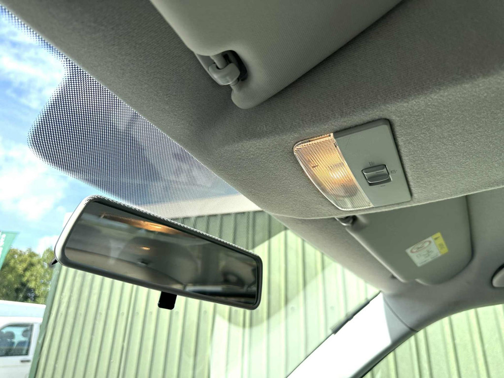 Volkswagen Transporter Kombi 2.0 TDI L1H1 3 + 3 + 3 EURO 6 21