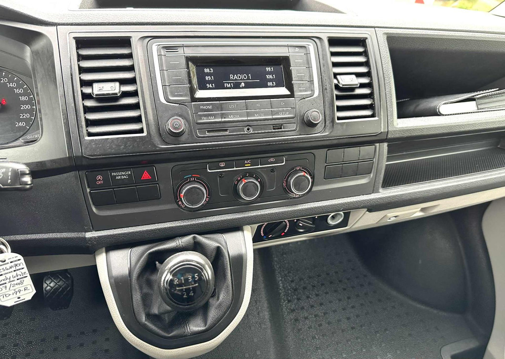 Volkswagen Transporter Kombi 2.0 TDI L1H1 3 + 3 + 3 EURO 6 9