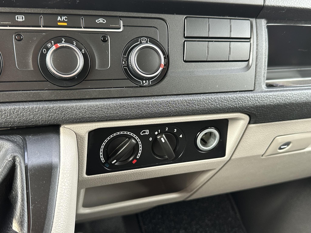 Volkswagen Transporter Kombi 2.0 TDI L1H1 Personenbus 10