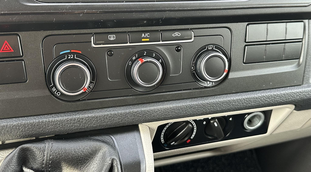 Volkswagen Transporter Kombi 2.0 TDI L1H1 Personenbus 9