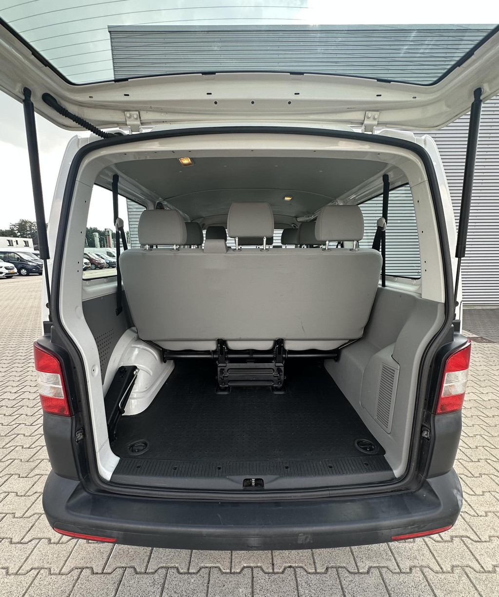 Volkswagen Transporter Kombi 2.0 TDI L1H1 Personenbus Trendline BPM VRIJ! 11