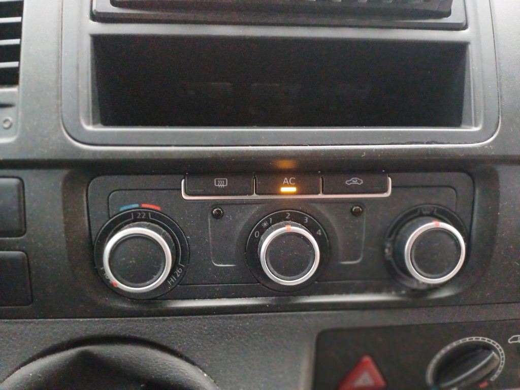 Volkswagen Transporter Kombi 2.0 TDI L1H1 Trendline AIRCO/9PERSOONS/TREKHAAK/PRIJS EXBTW 16