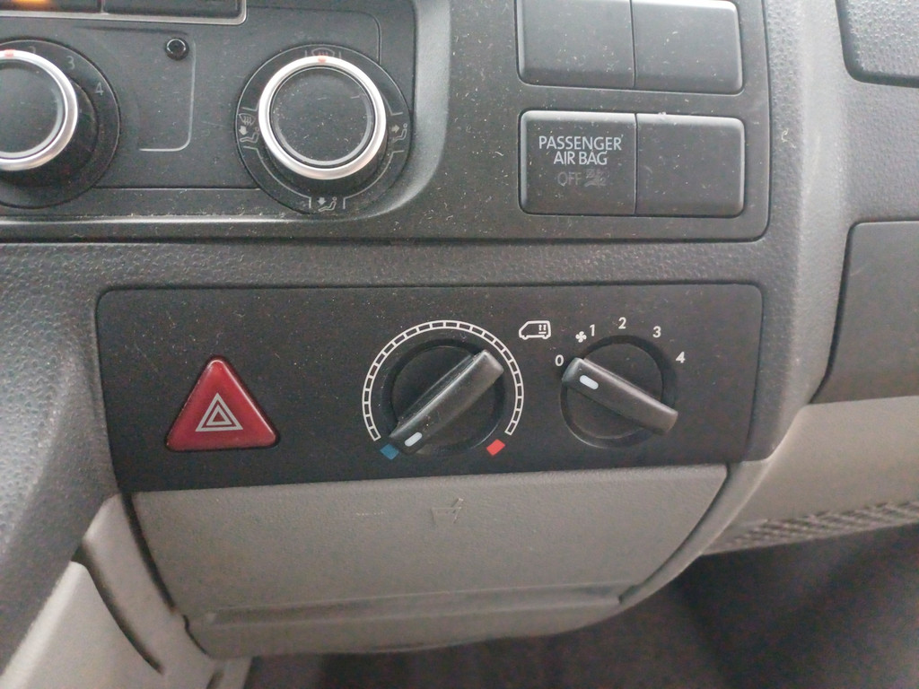 Volkswagen Transporter Kombi 2.0 TDI L1H1 Trendline AIRCO/9PERSOONS/TREKHAAK/PRIJS EXBTW 17