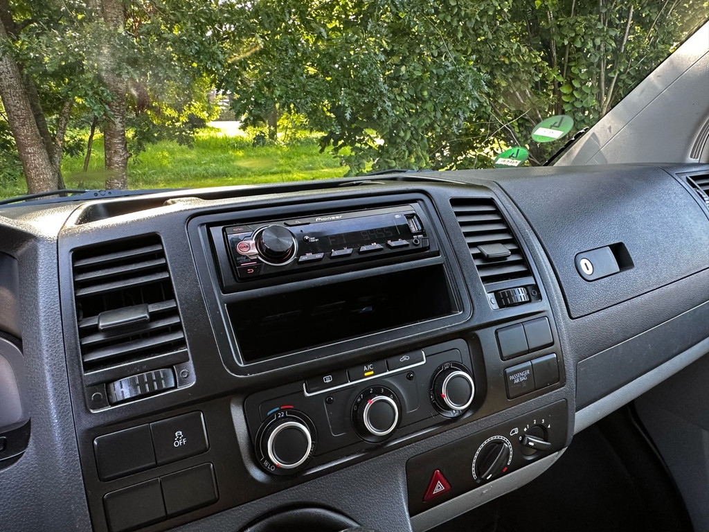 Volkswagen Transporter Kombi 2.0 TDI L1H1 Trendline Baseline|9 persoonsbus|airconditioning, radio|elektrisch pakket 13