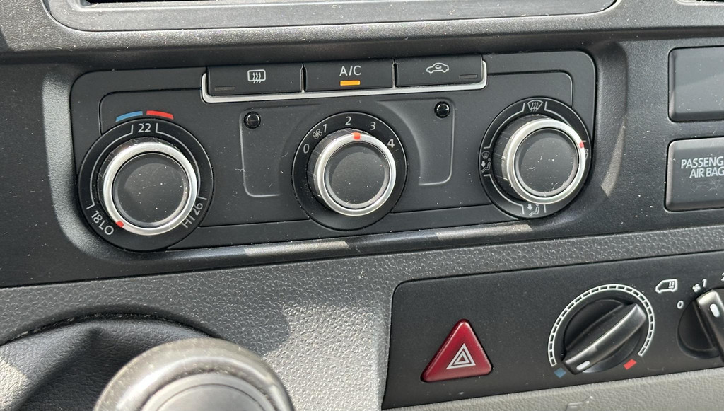 Volkswagen Transporter Kombi 2.0 TDI L1 personenbus 11