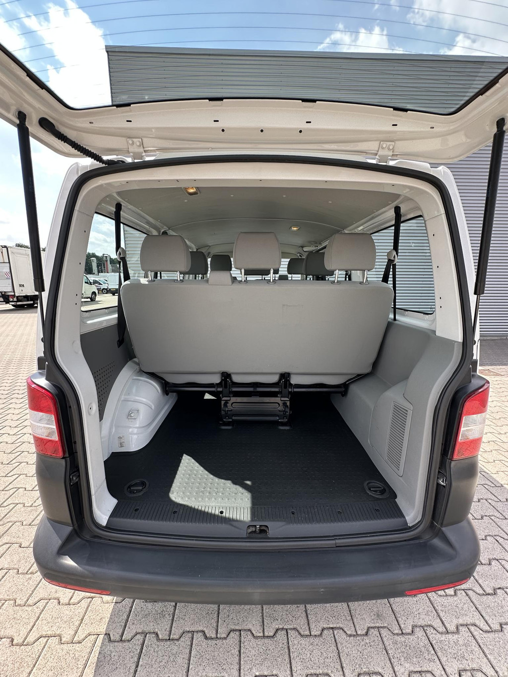 Volkswagen Transporter Kombi 2.0 TDI L1 personenbus 15