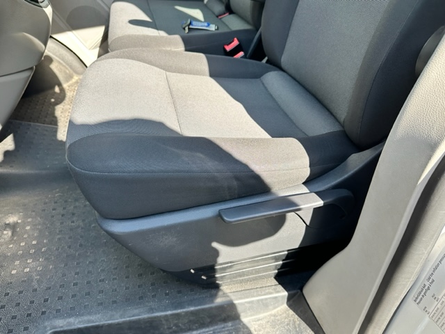 Volkswagen Transporter Kombi 9-Persoons 2.0 TDI L1H1 Trendline Nieuw type/Airco/9-Persoons/CD 12