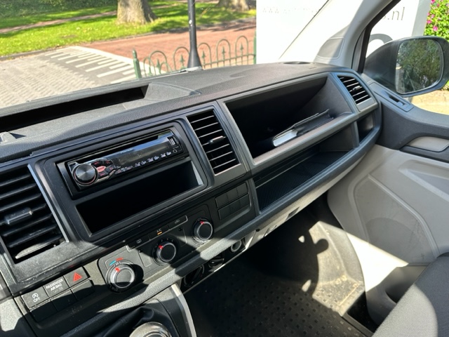 Volkswagen Transporter Kombi 9-Persoons 2.0 TDI L1H1 Trendline Nieuw type/Airco/9-Persoons/CD 18