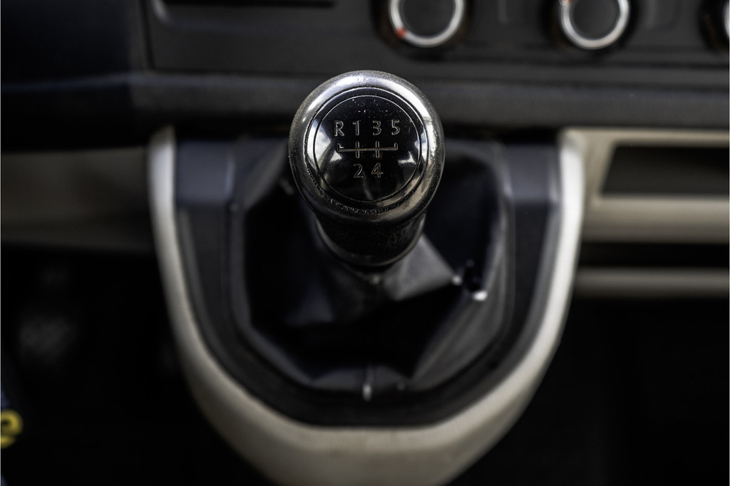 Volkswagen Transporter T5 2.0 TDI | L2H1 | Kipper | 6-Zits | Cruise | Airco | Euro 6 18