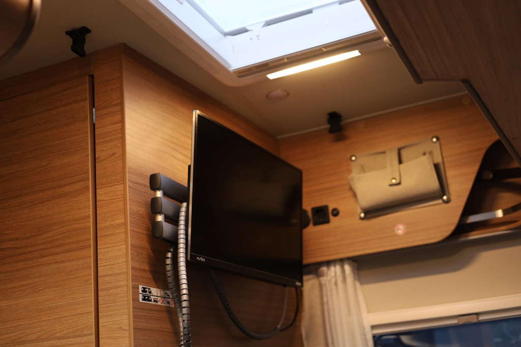 Volkswagen X-CURSION 500 MQ Weinsberg Edition Aut. 4-Pers. | 2X Airco | Zonnepaneel | LED | Camera | Schotel | LMV 18