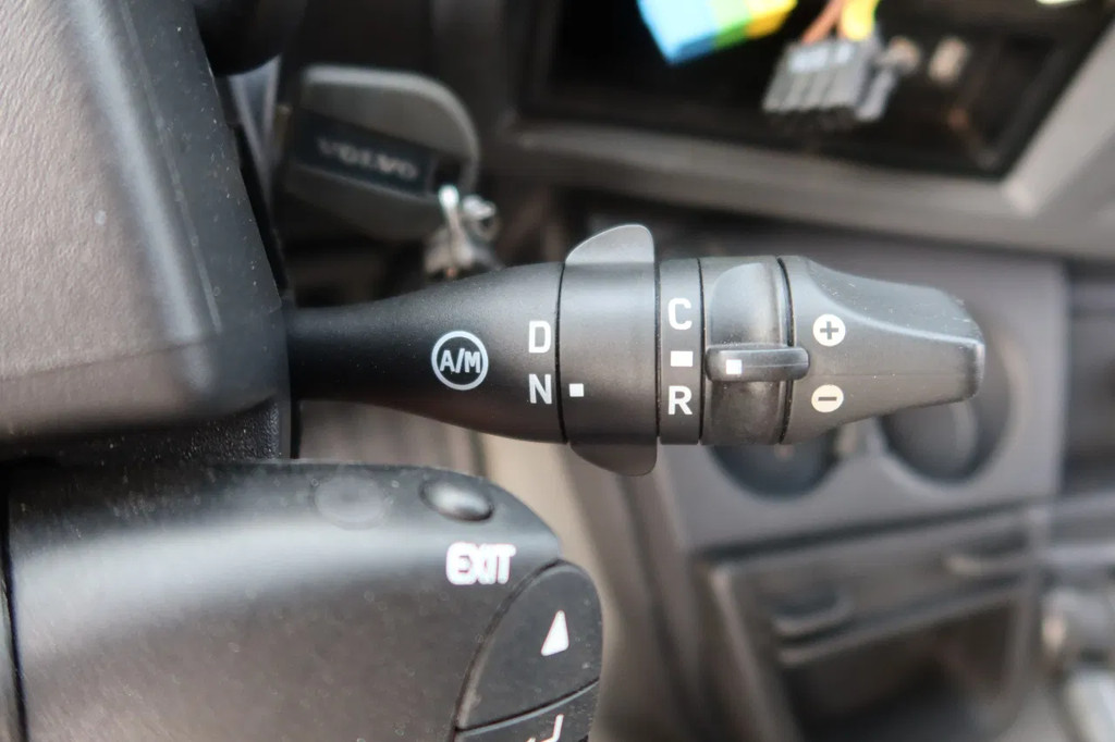 Volvo Bak + Dhollandia klep 2000 Kg 13