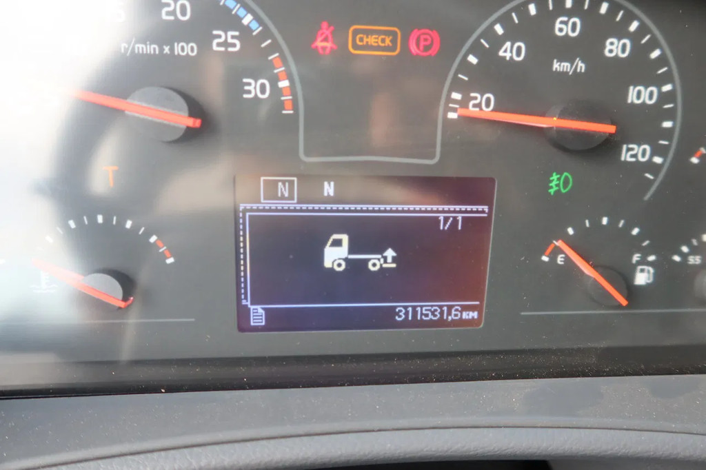 Volvo Bak + Dhollandia klep 2000 Kg 15