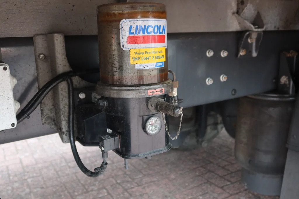 Volvo Bak + Dhollandia klep 2000 Kg 17