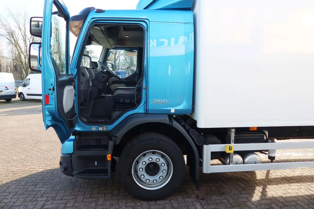 Volvo FE 250 Bakwagen + Dhollandia klep 2500 KG. 49.000 KM!! 16