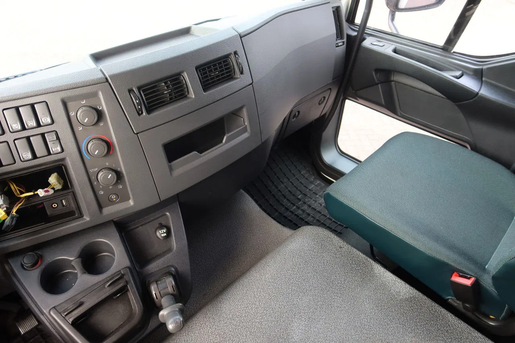 Volvo FL Bak + Dhollandia klep 2000 Kg 10